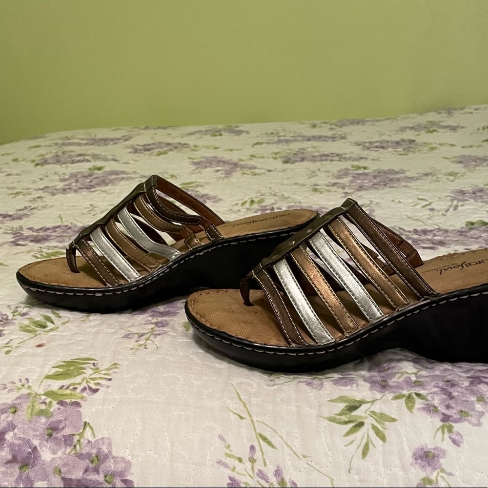 Natural Soul by Naturalizer Wedge Sandals. Size 8M. Like new condition. - Picture 4 of 7